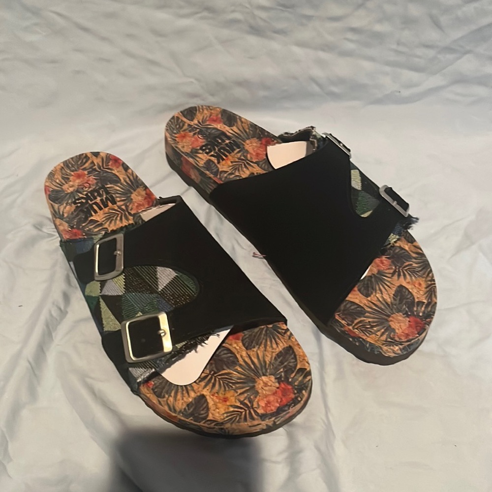 Women's MUK LUKS Valerie Footbed Sandals